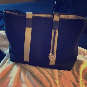 NWT Michael Kors Adorable blue tote!
